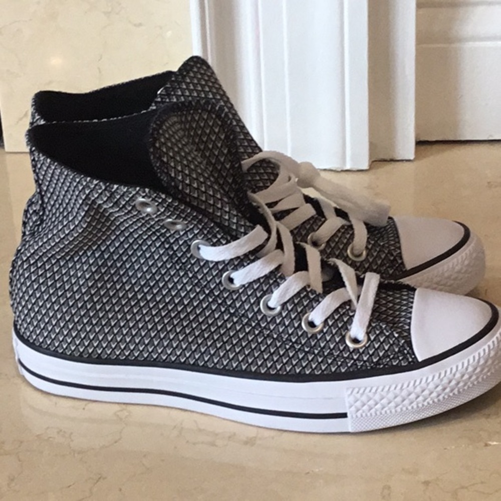 NIB Womens Converse Knit High Top Sneakers sz 7